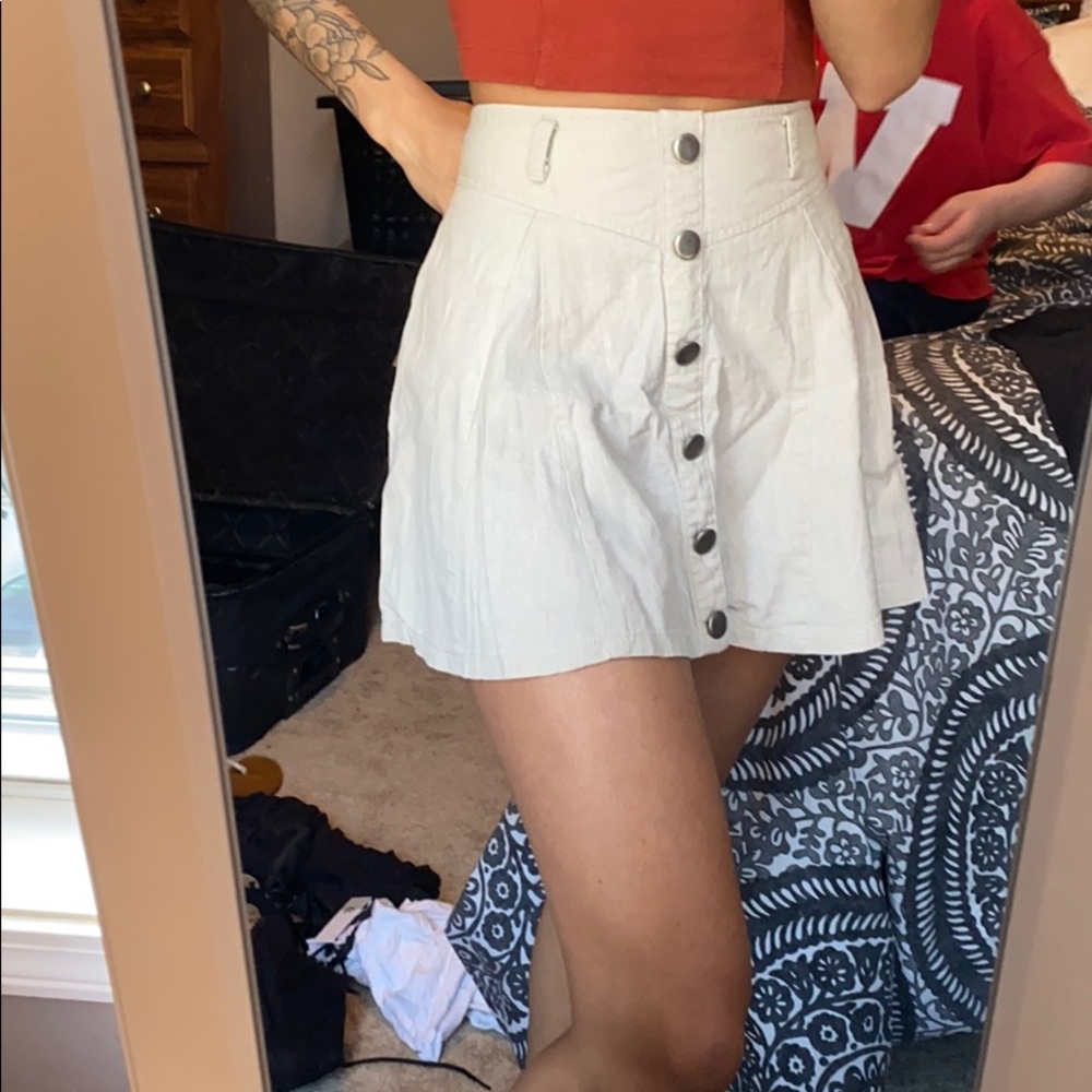 Button skirt